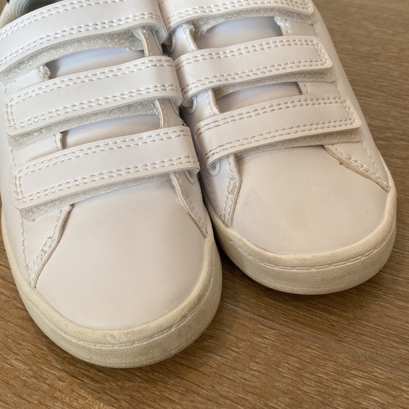 H & M white sneakers with 3 Velcro straps, size 11.5 - Picture 3 of 7